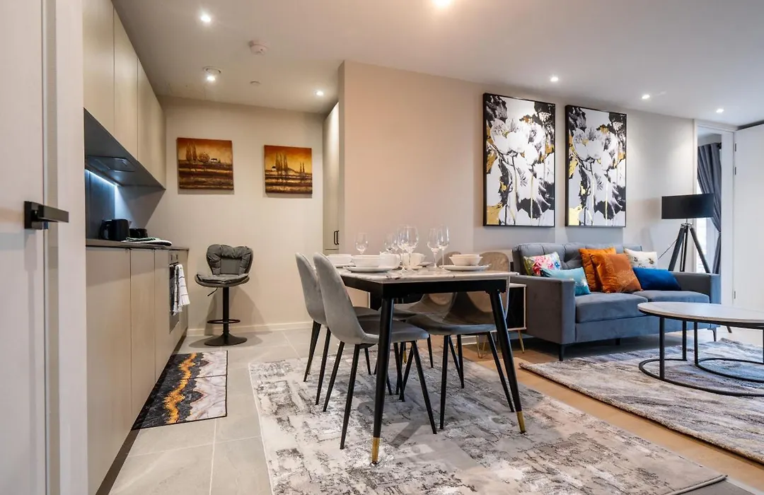 Mega5 Modern 2Bedroom Luxury Apartment Deansgate-2Baths, 2Toilets, With Car Park-1